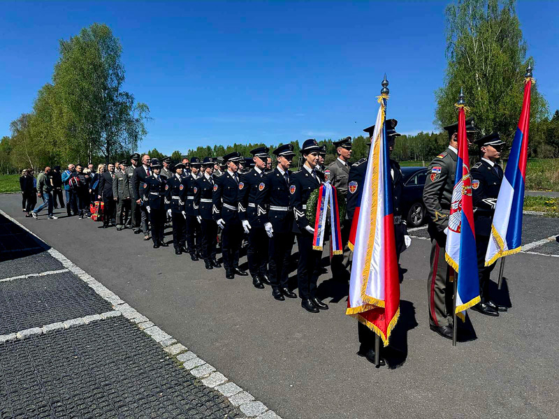 Poseta vojnom groblju u Jindrihovicima