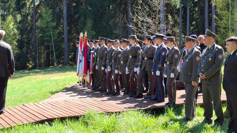 Poseta vojnom groblju u Jindrihovicima